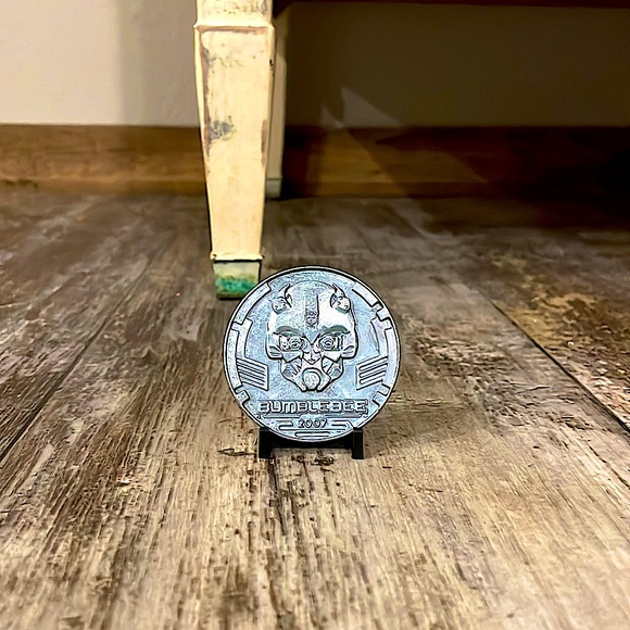 Bumblebee transformers, car and coin - Picture 2 of 14